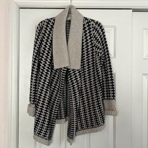 Ellen Tracy Black/Gray Sweater